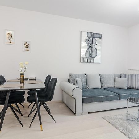 Paris Luxury Top Centre 2Bdr Apt W Work Desk And Wifi Near Nevsky Cathedral Sófia Exterior foto